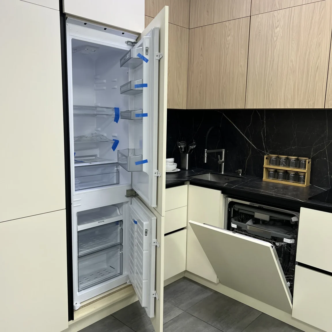 Black line kitchen detail