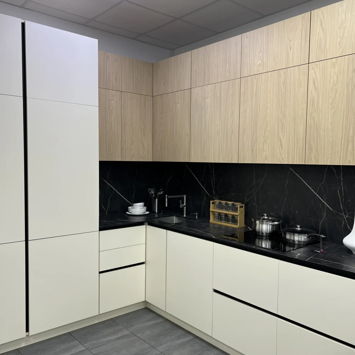 Black line kitchen front view