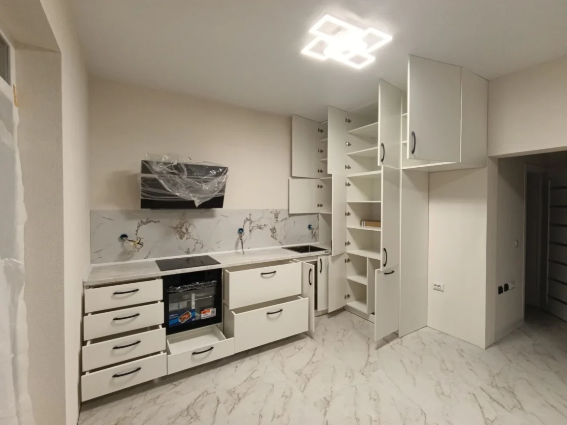 Crystal light kitchen detail